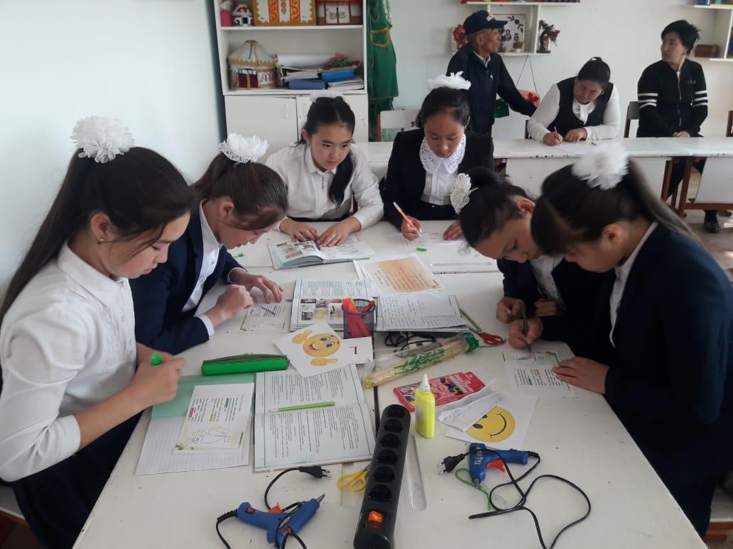  "Интерьерді сәндік бұйымдармен безендіру" 3D форматта