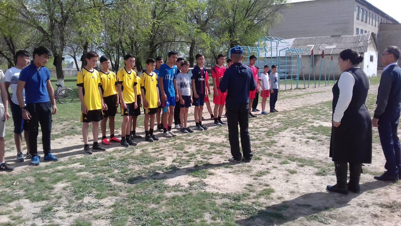 мектепішілік кіші футболдан жарыс