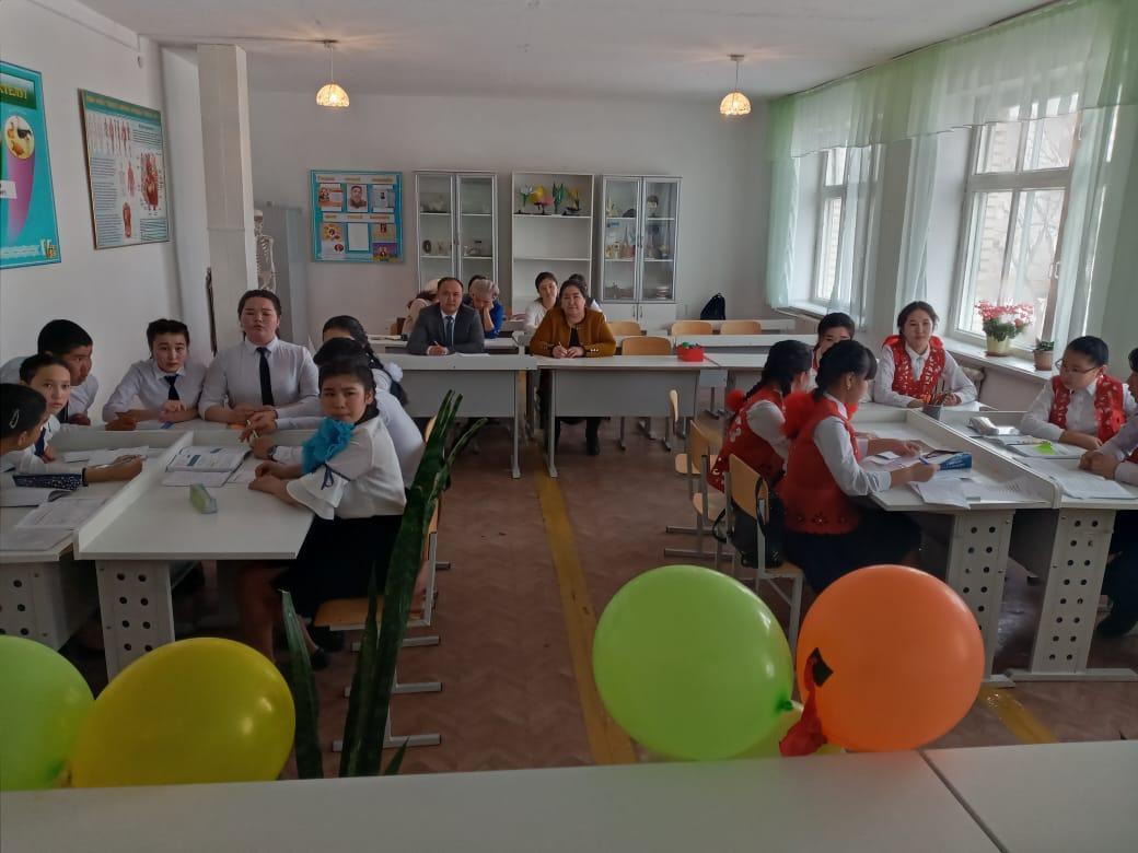 "Абай лирик, Абай физик"