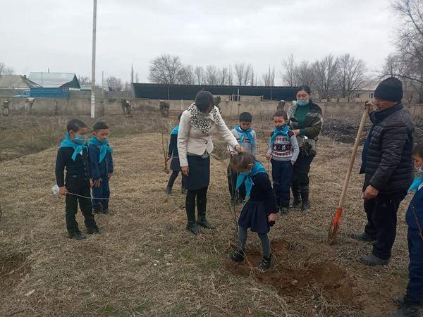 "Жас қыран"," Жас Ұлан"