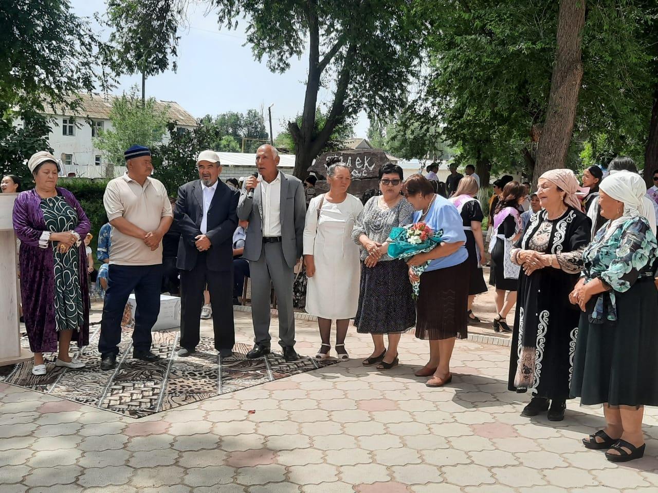 "Мектепке тағзым" бағыты бойынша мектепті бұдан 50,20жыл бұрын бітірген түлектер кездесуі.